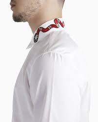 Gucci Duke cotton shirt with an embroidered snake motif on the collar
